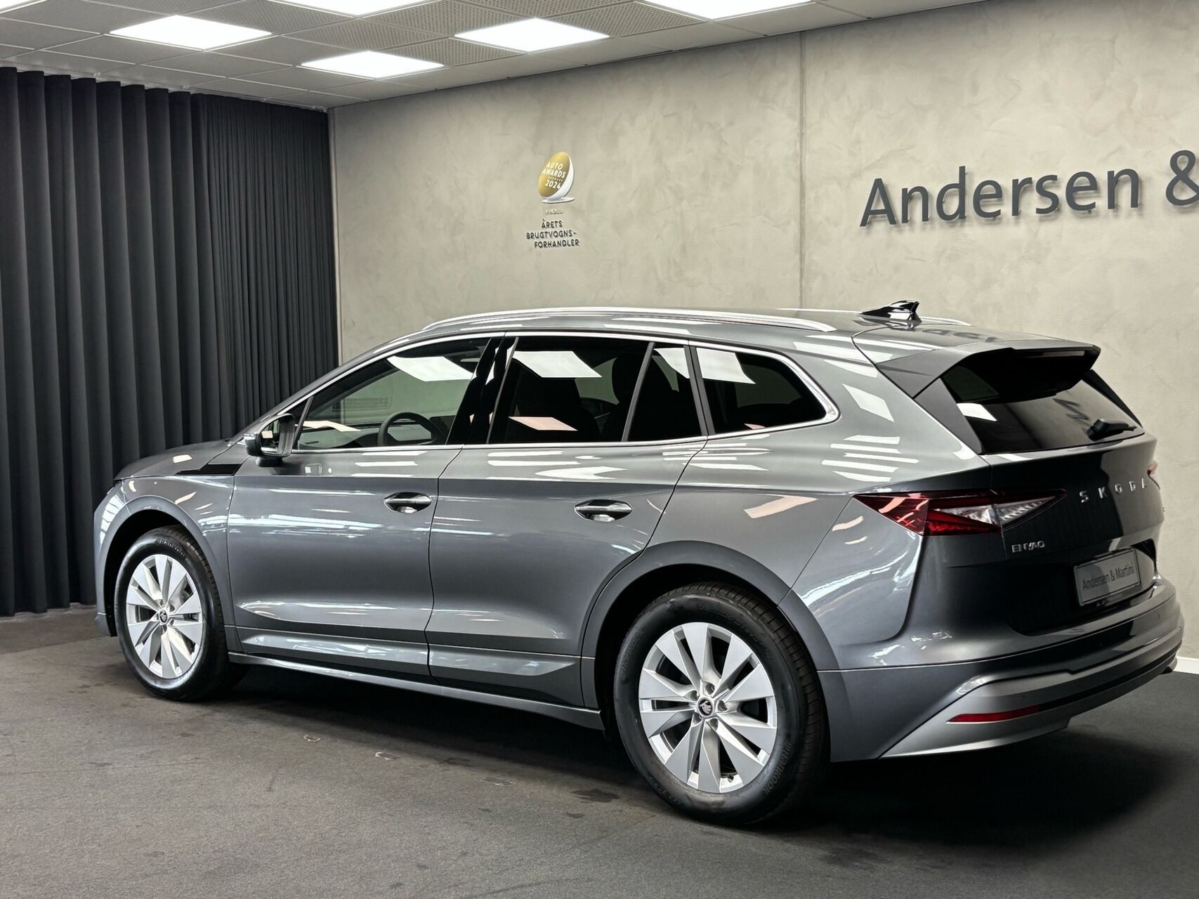 Grå Skoda Enyaq fra 2026