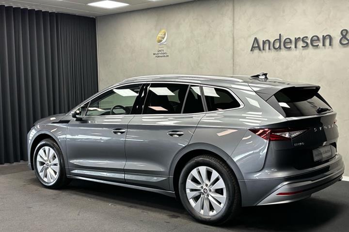 Grå Skoda Enyaq fra 2026