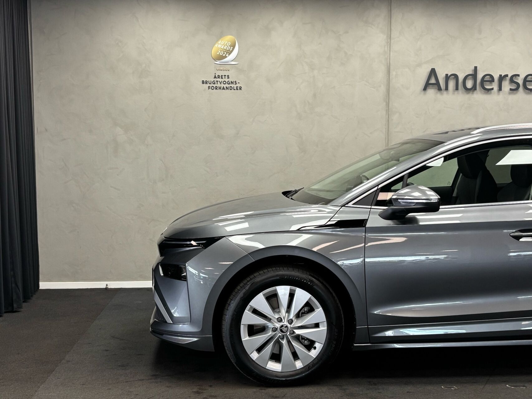 Grå Skoda Enyaq fra 2026