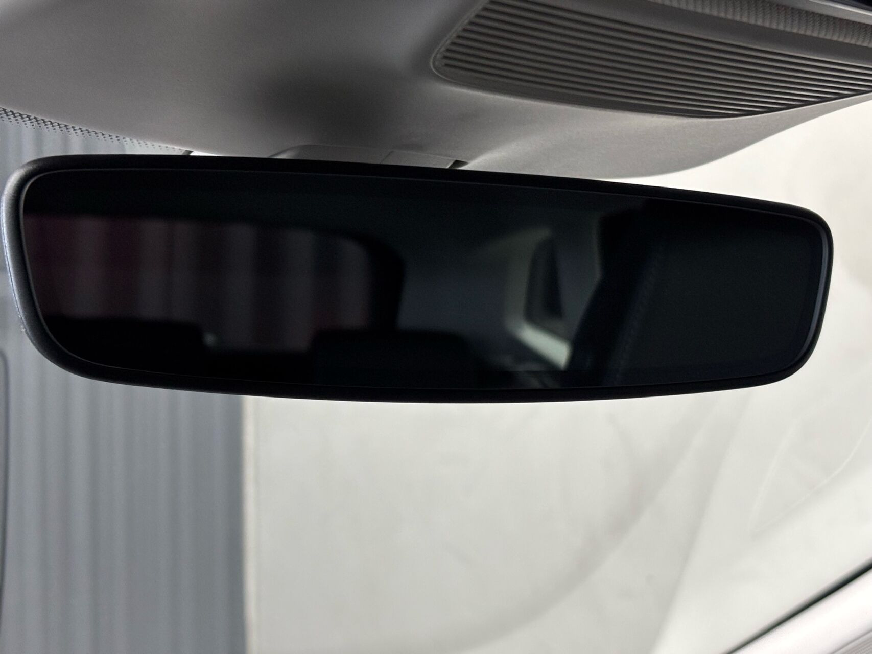 Grå Skoda Enyaq fra 2026