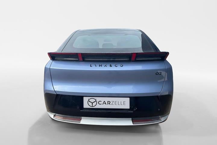 Blå Lynk & Co 02 fra 2026