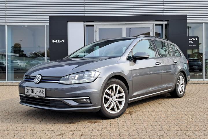 Grå VW Golf fra 2017
