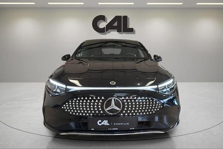 Sort Mercedes CLA250+ fra 2025