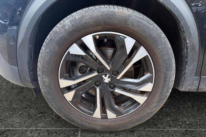 Sort Peugeot e-2008 fra 2022