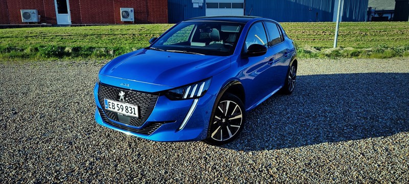 Peugeot 208 BlueHDi 100 5D