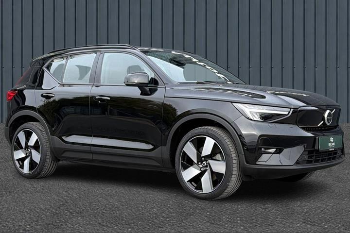 Sort Volvo XC40 fra 2023