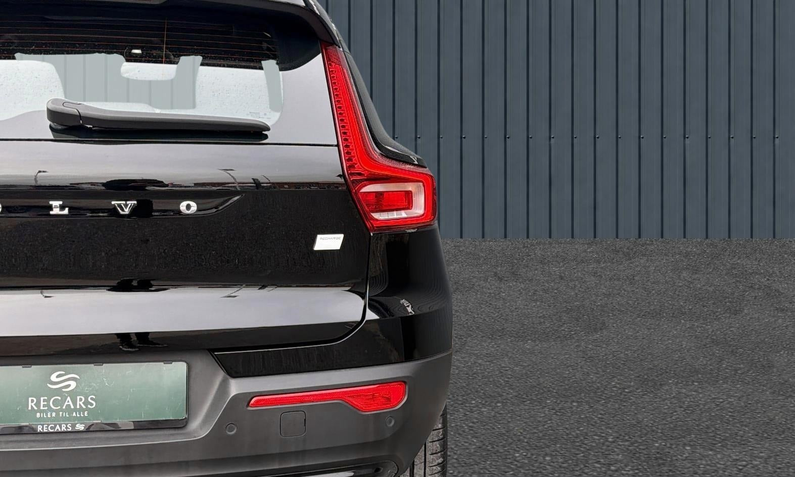 Sort Volvo XC40 fra 2023