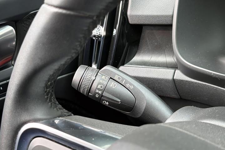 Sort Volvo XC40 fra 2023