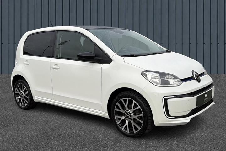 Hvid VW E-UP! fra 2021