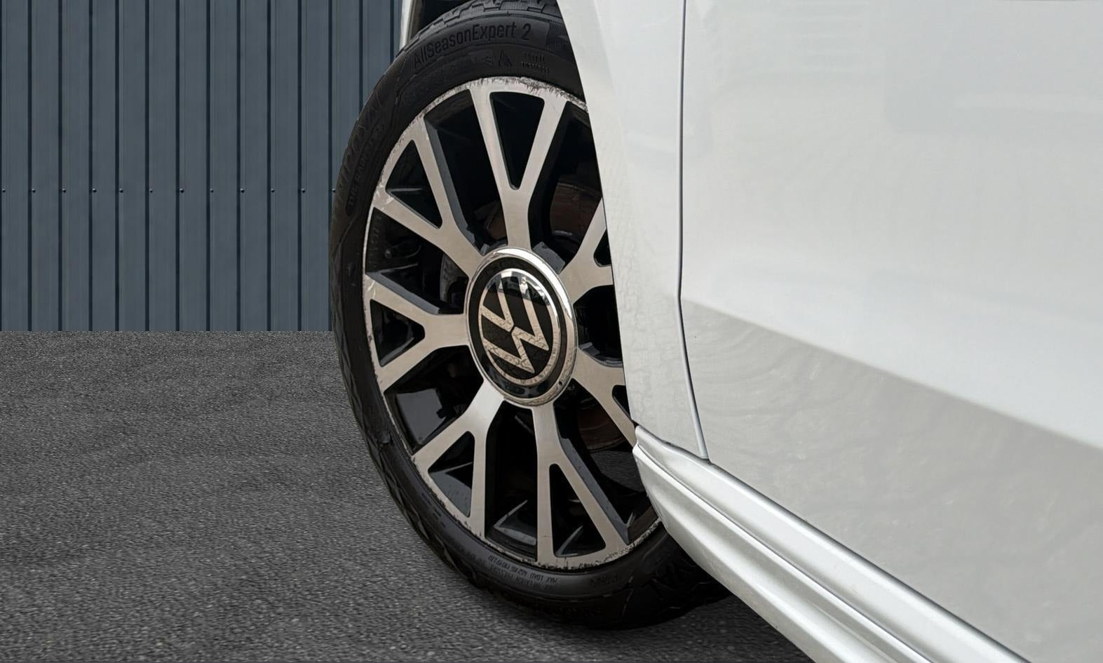 Hvid VW E-UP! fra 2021