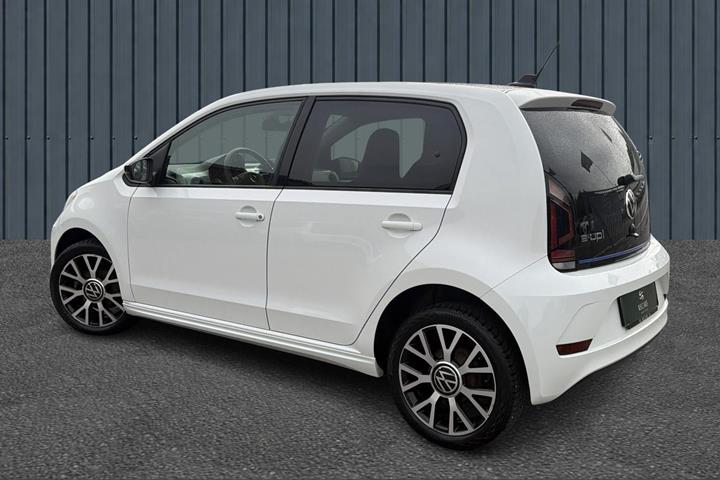 Hvid VW E-UP! fra 2021