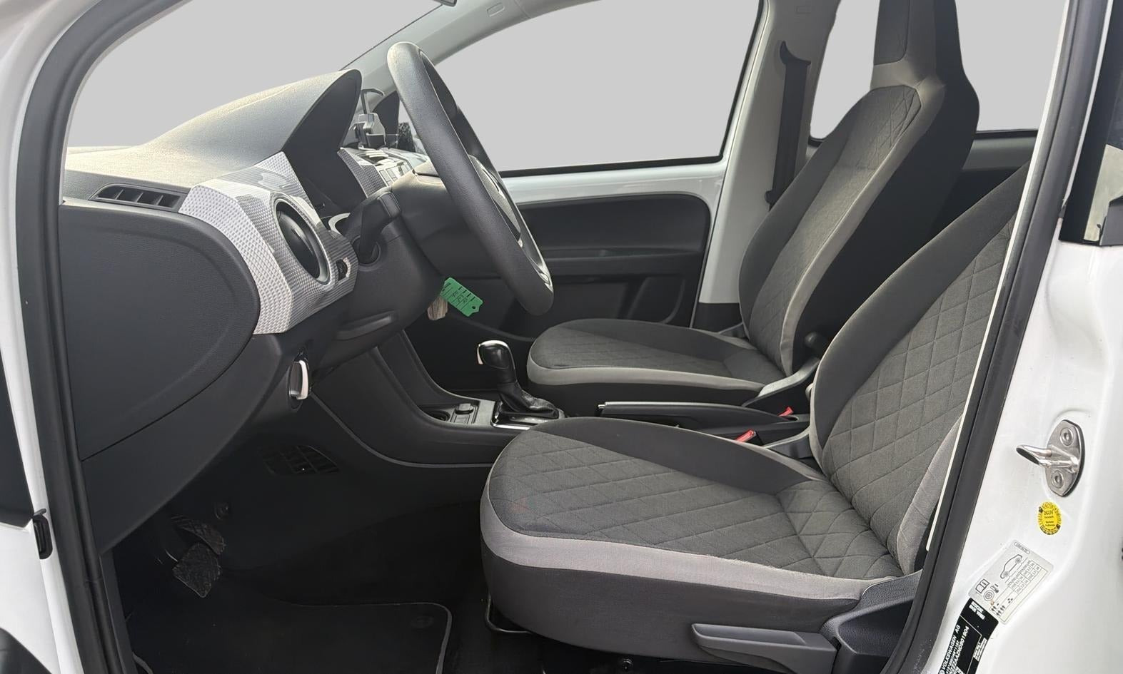 Hvid VW E-UP! fra 2021
