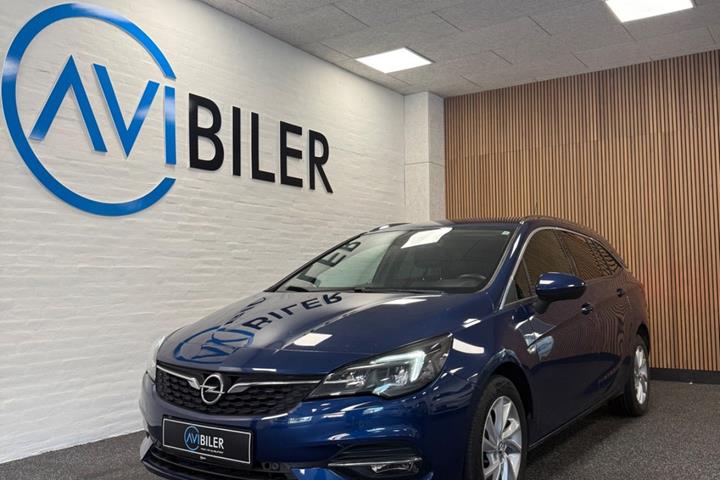 Blå Opel Astra fra 2021