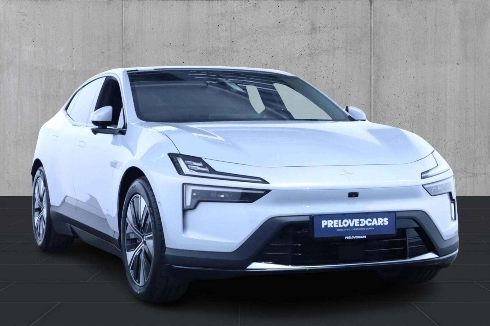 Hvid Polestar 4 fra 2024