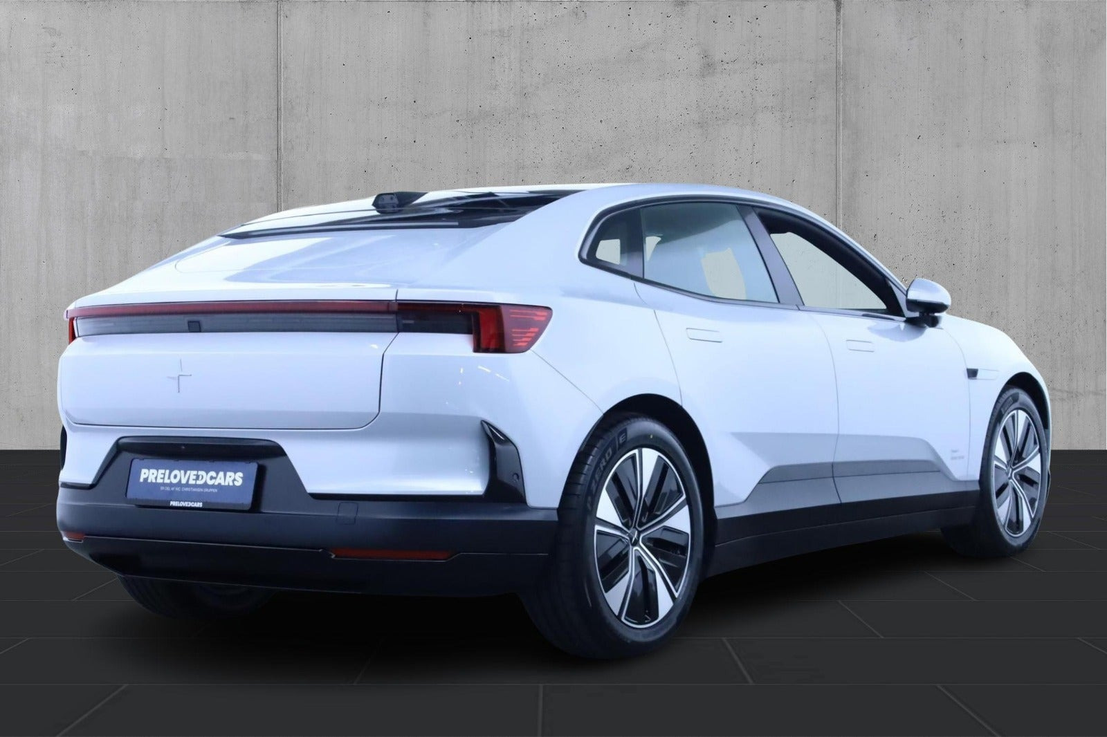 Hvid Polestar 4 fra 2026