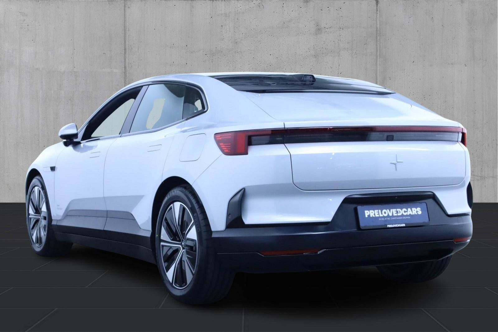 Hvid Polestar 4 fra 2026