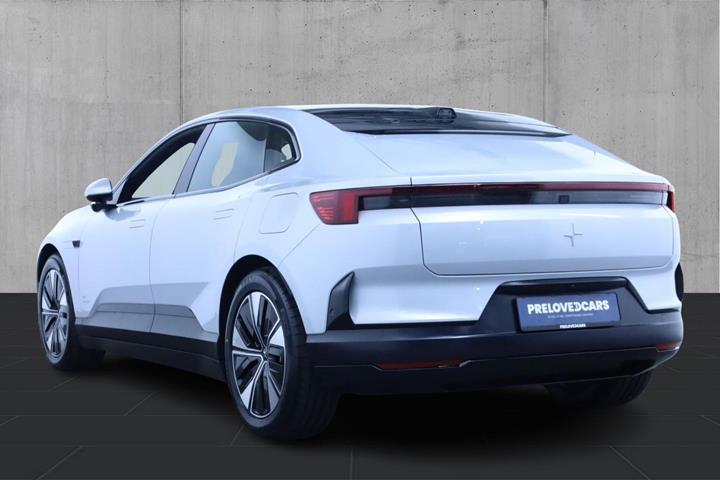 Hvid Polestar 4 fra 2026