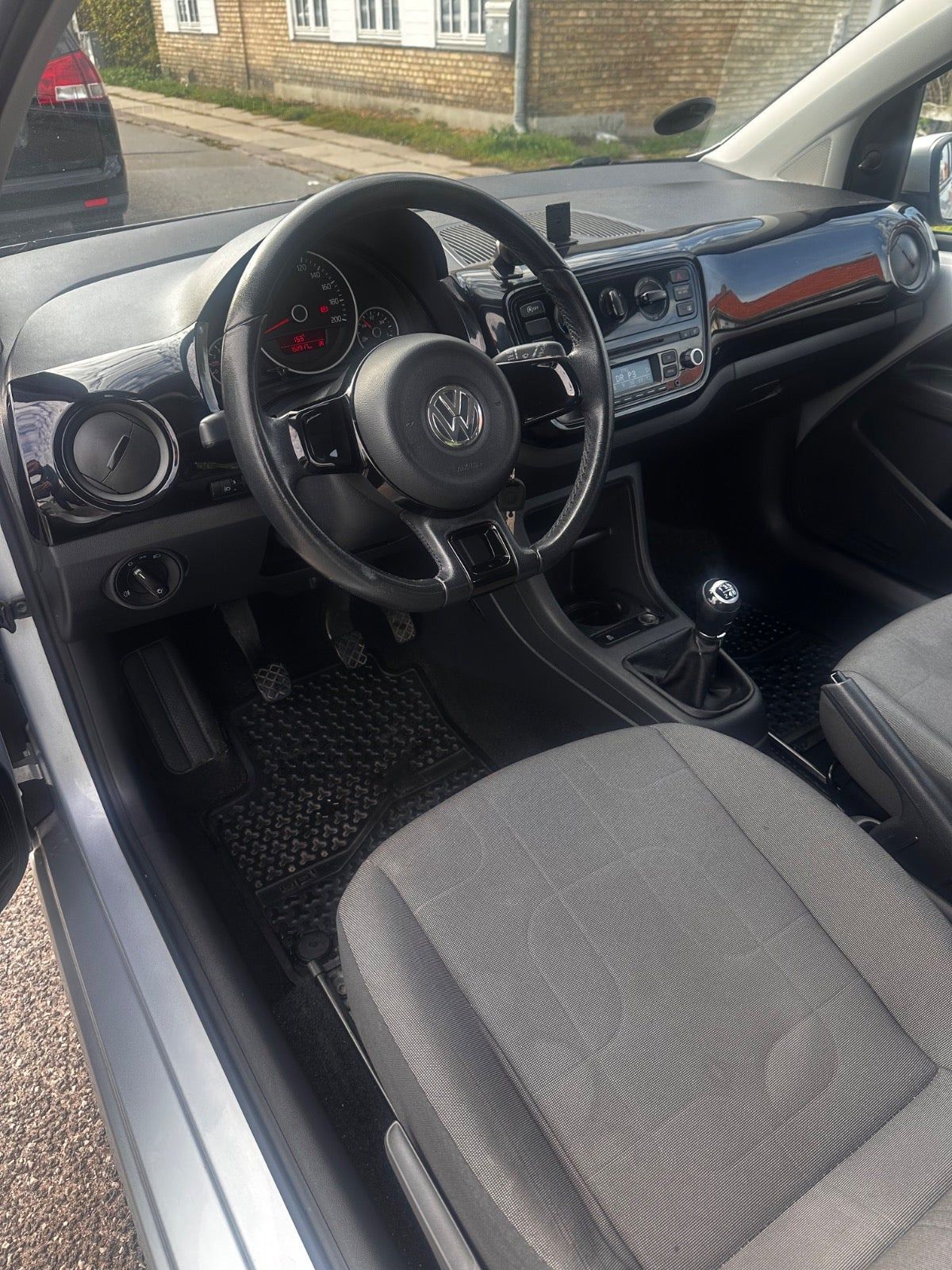 Sølv VW UP! fra 2012