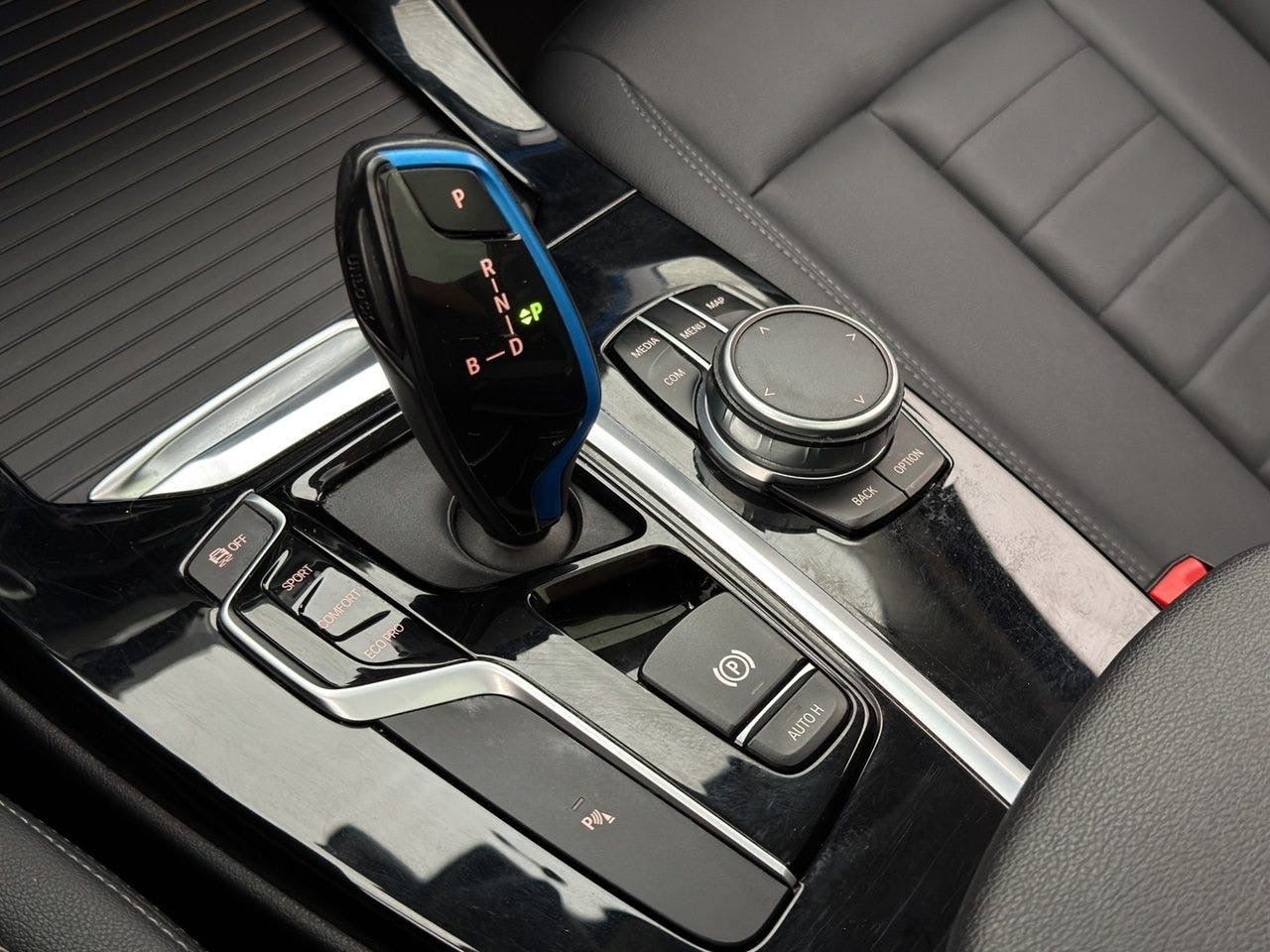 Sort BMW iX3 fra 2023