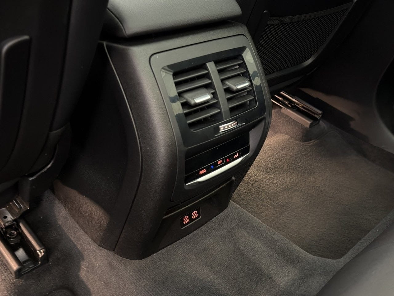 Sort BMW iX3 fra 2023