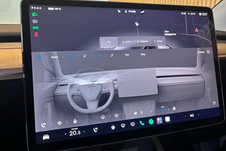Sort Tesla Model Y fra 2023