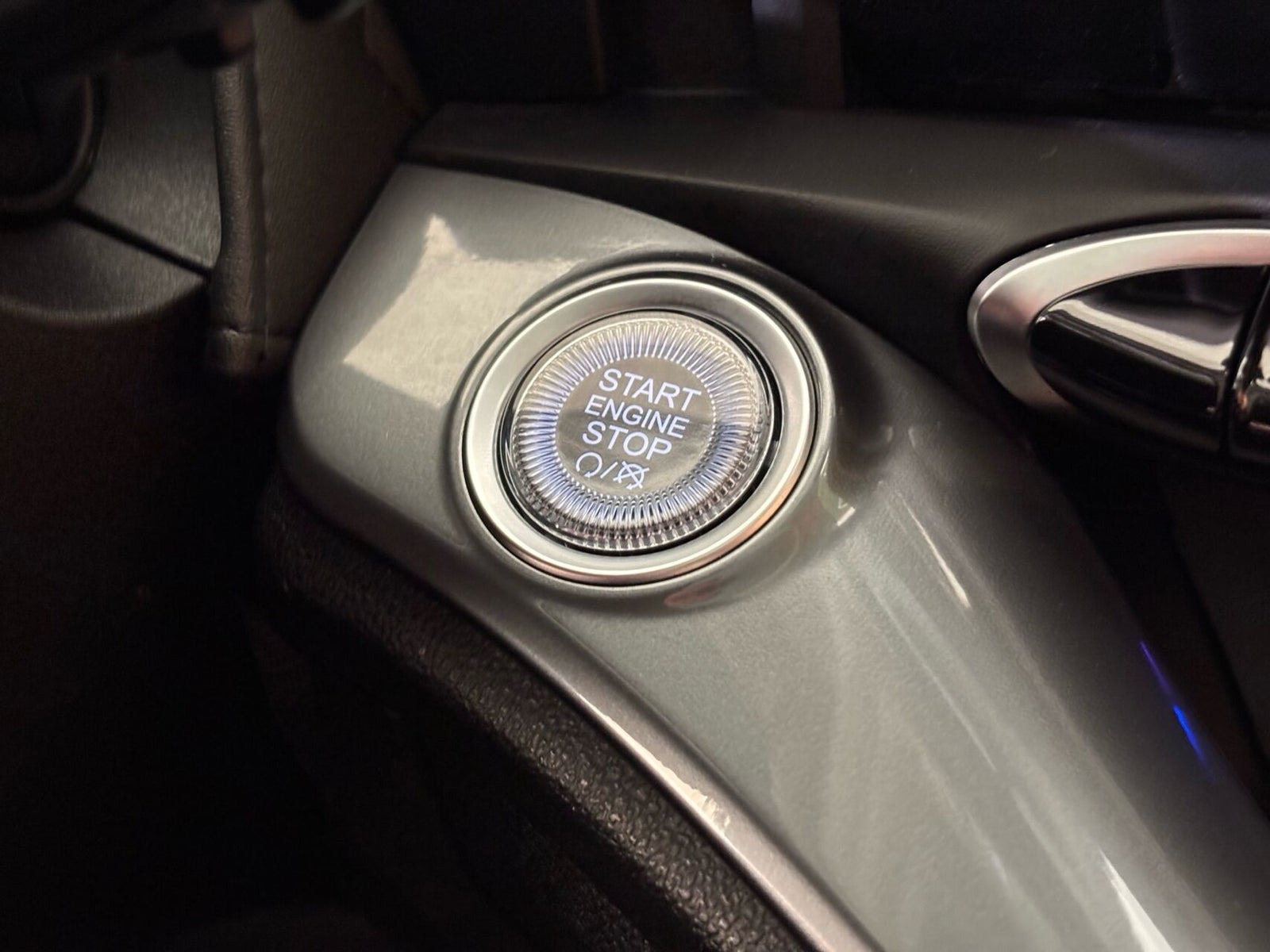 Hvid Fiat 500e fra 2023