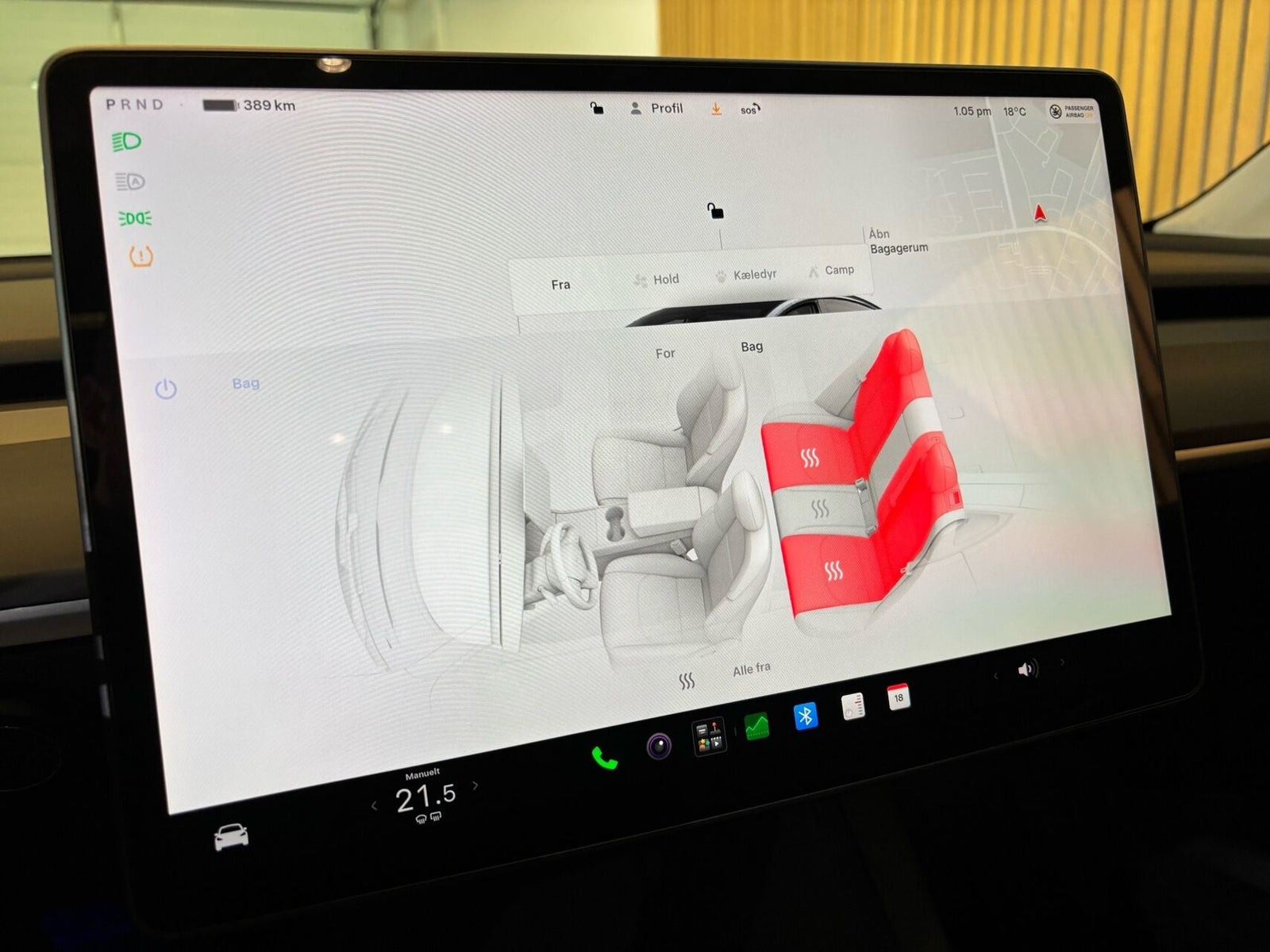 Grå Tesla Model 3 fra 2022