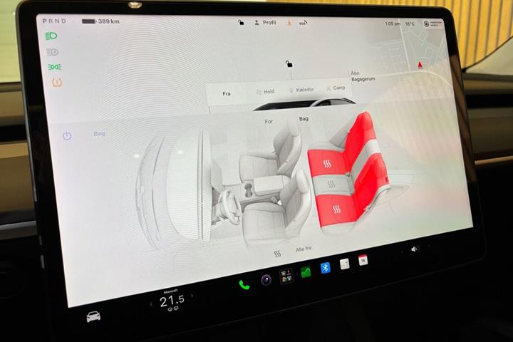 Grå Tesla Model 3 fra 2022