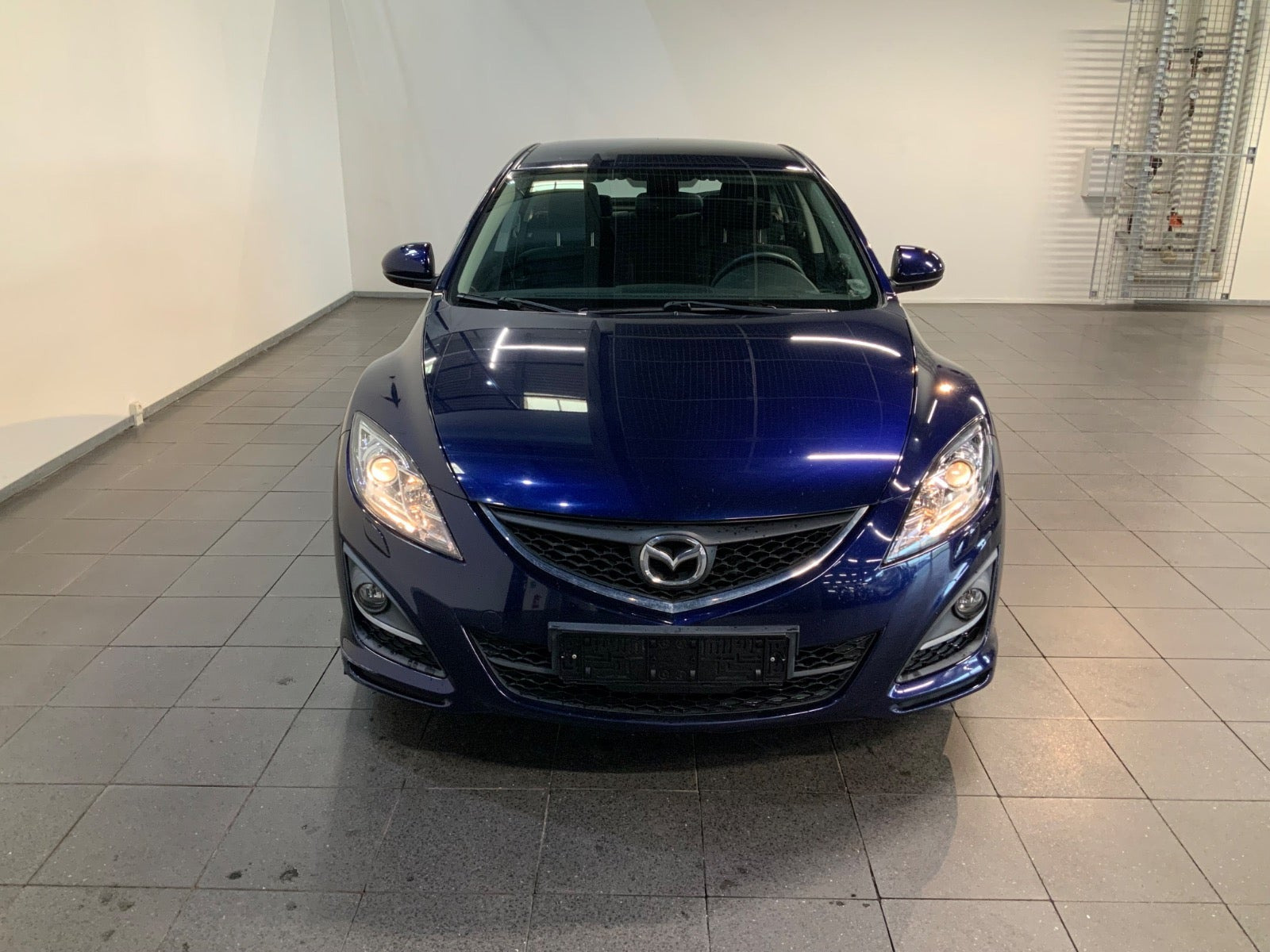 Blå Mazda 6 fra 2010