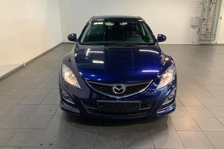 Blå Mazda 6 fra 2010