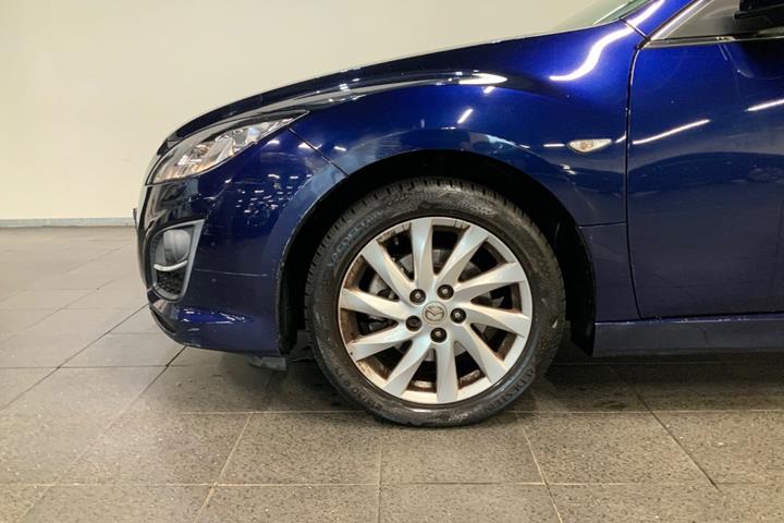 Blå Mazda 6 fra 2010