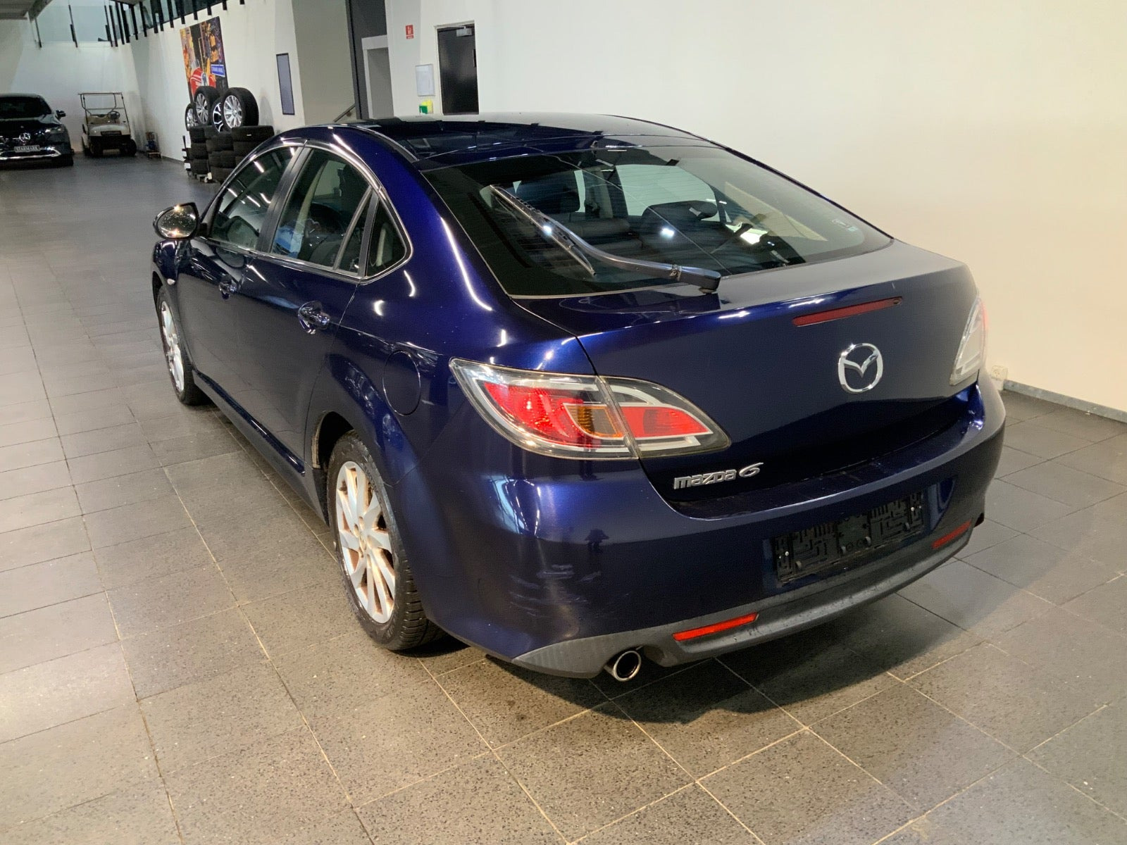 Blå Mazda 6 fra 2010