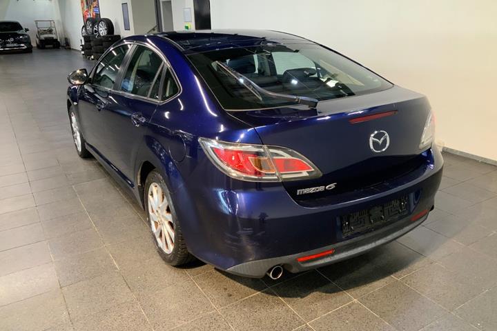 Blå Mazda 6 fra 2010