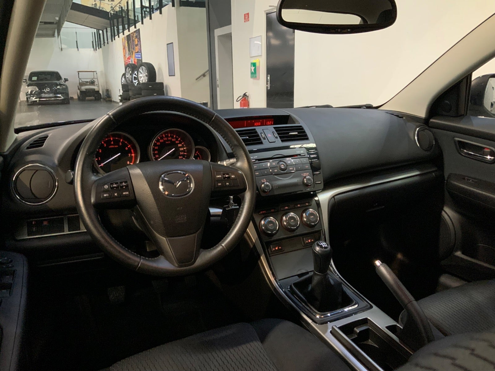 Blå Mazda 6 fra 2010