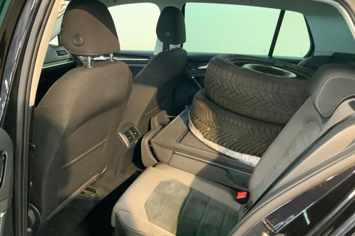Sort VW Golf VII fra 2019