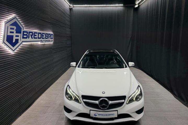 Hvid Mercedes E220 fra 2014