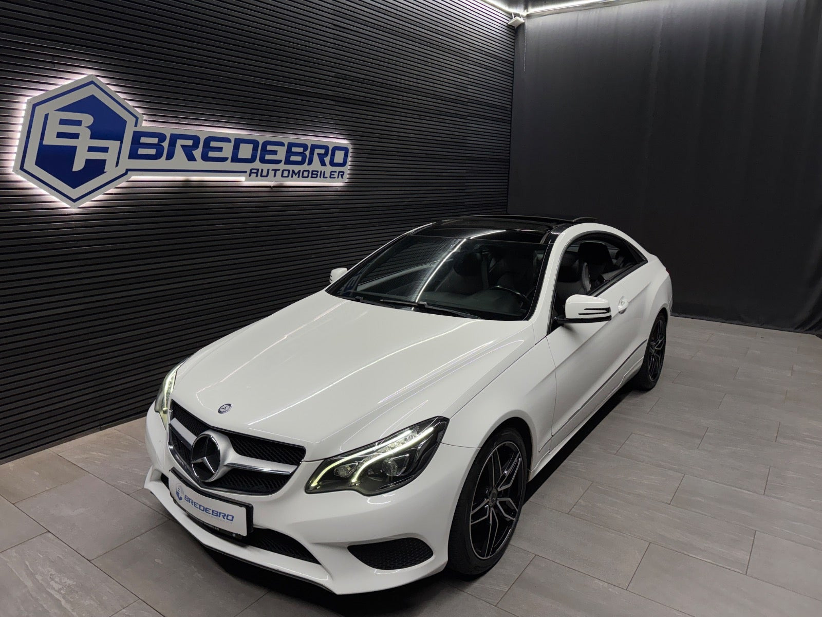 Hvid Mercedes E220 fra 2014