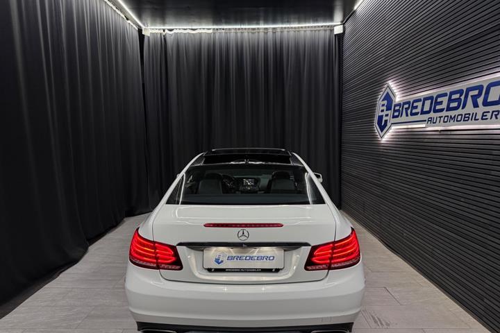 Hvid Mercedes E220 fra 2014
