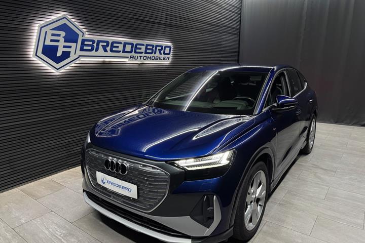 Blå Audi Q4 e-tron fra 2022