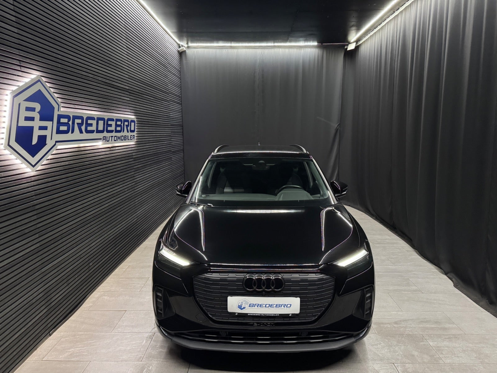 Sort Audi Q4 e-tron fra 2024