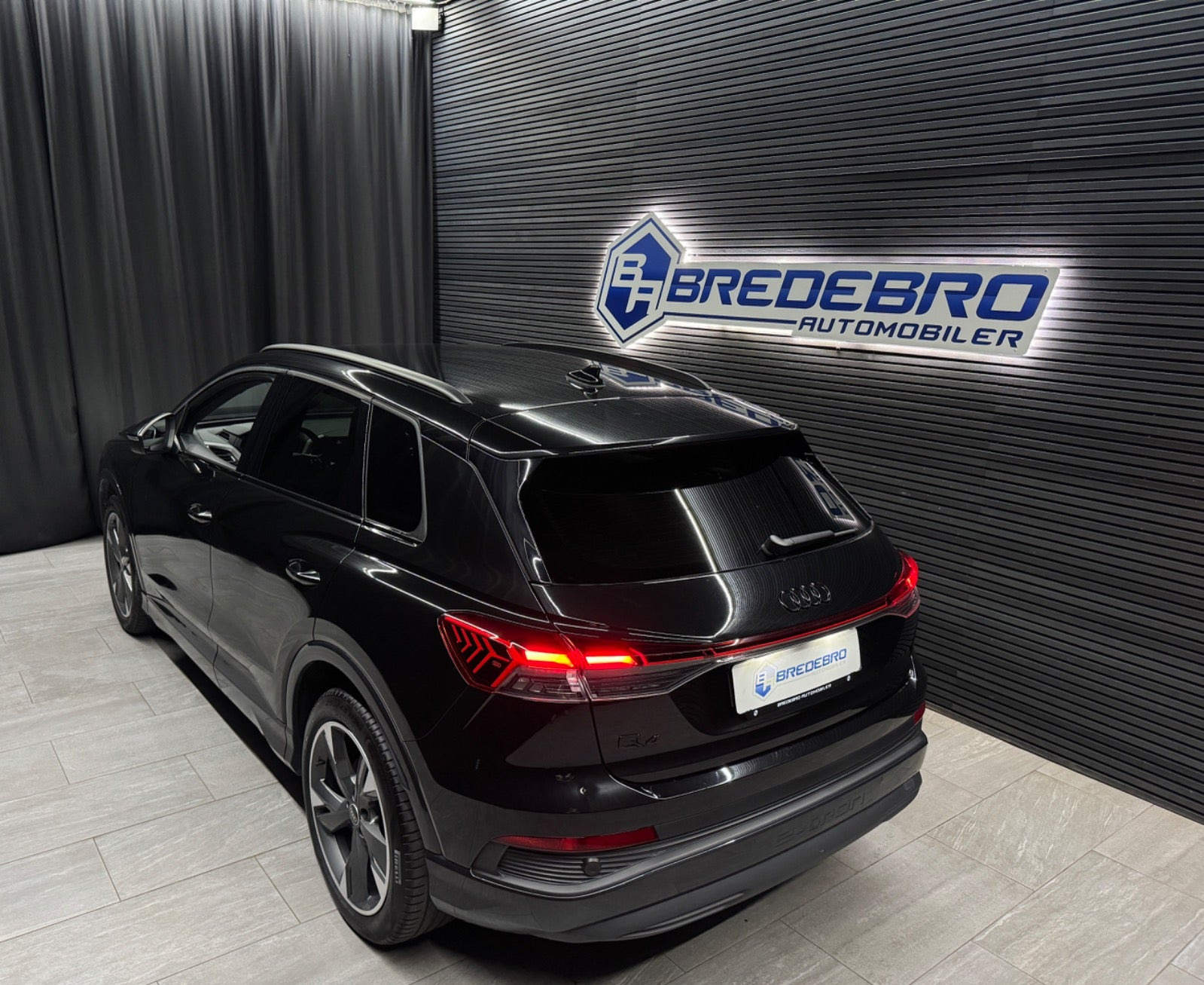 Sort Audi Q4 e-tron fra 2024