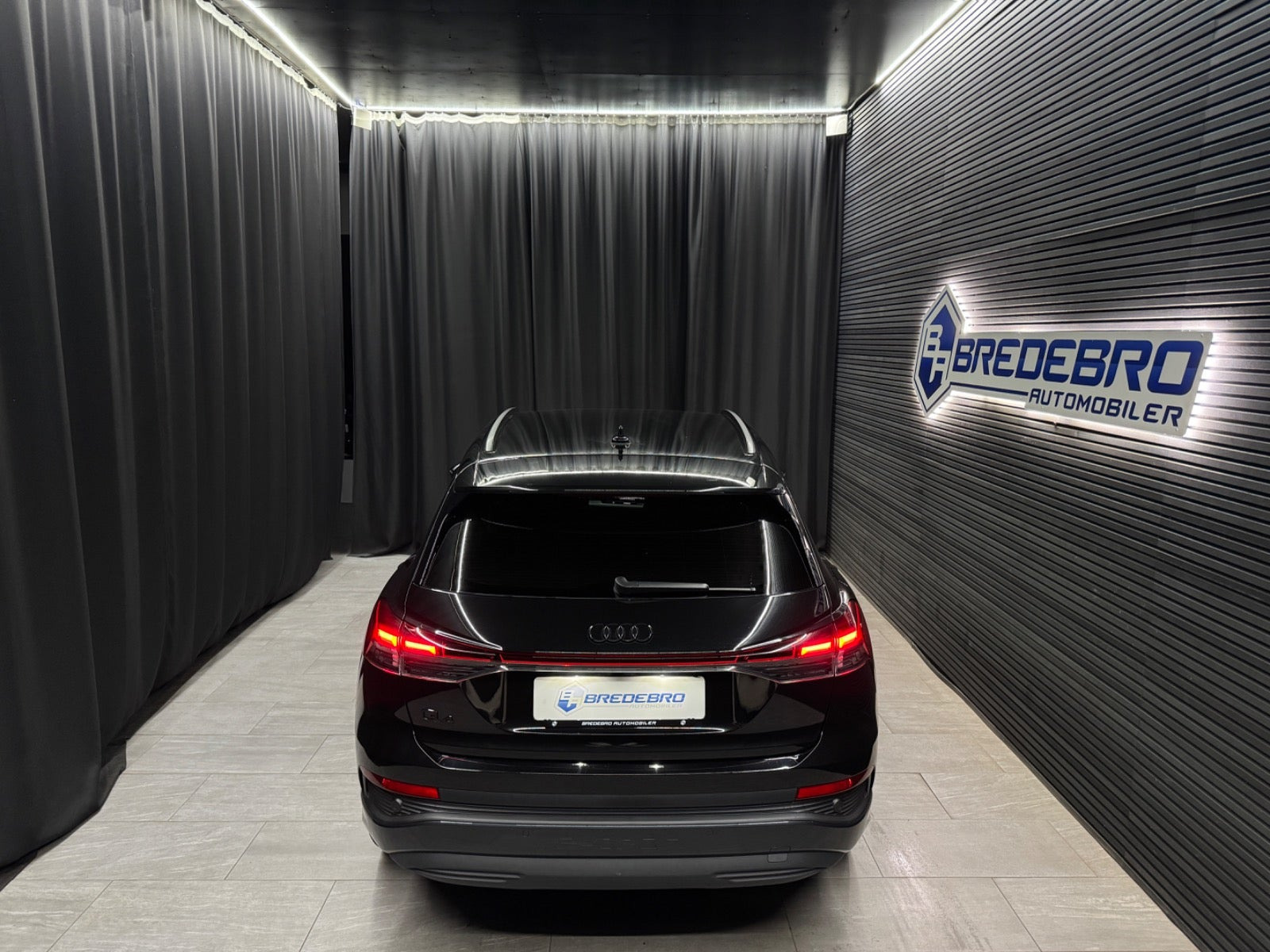 Sort Audi Q4 e-tron fra 2024