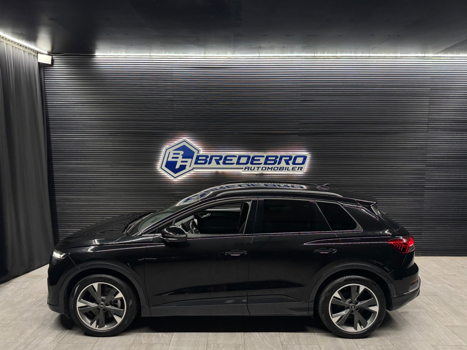 Sort Audi Q4 e-tron fra 2024