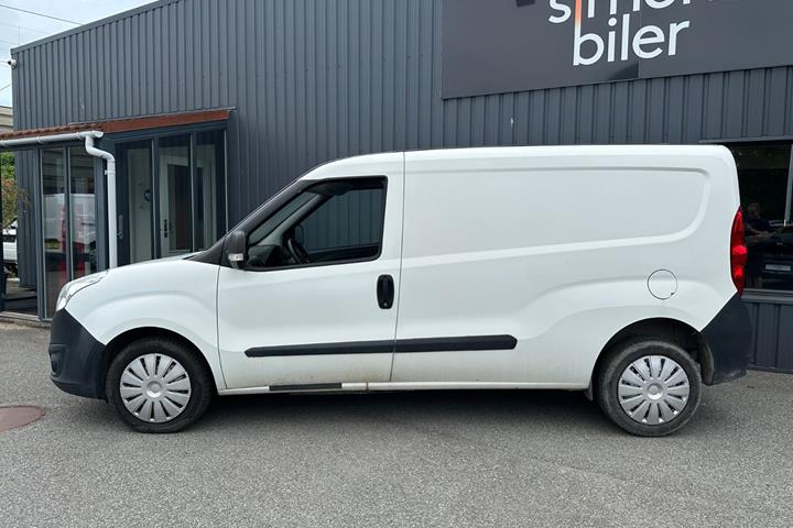 Hvid Opel Combo fra 2018