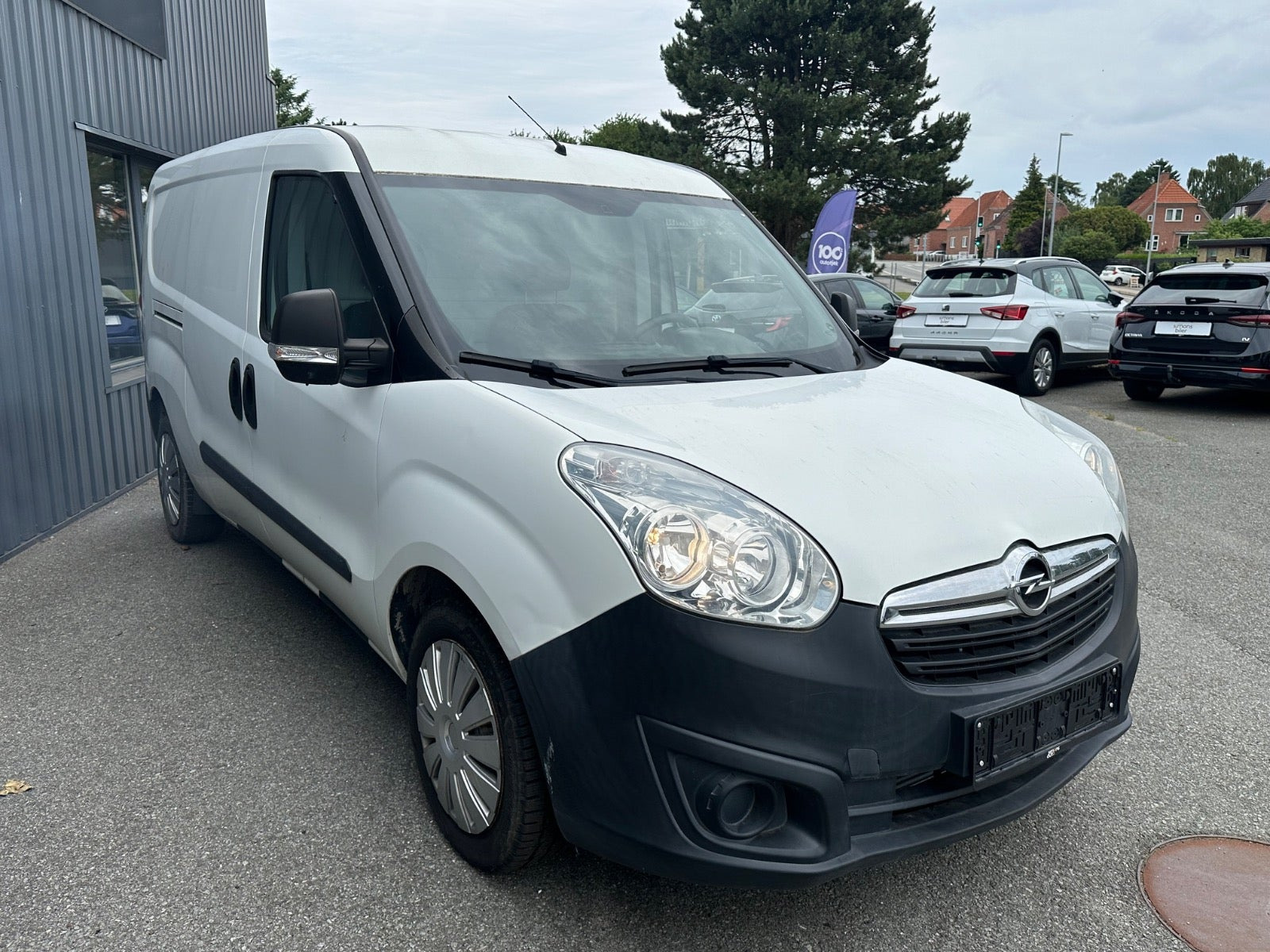 Hvid Opel Combo fra 2018