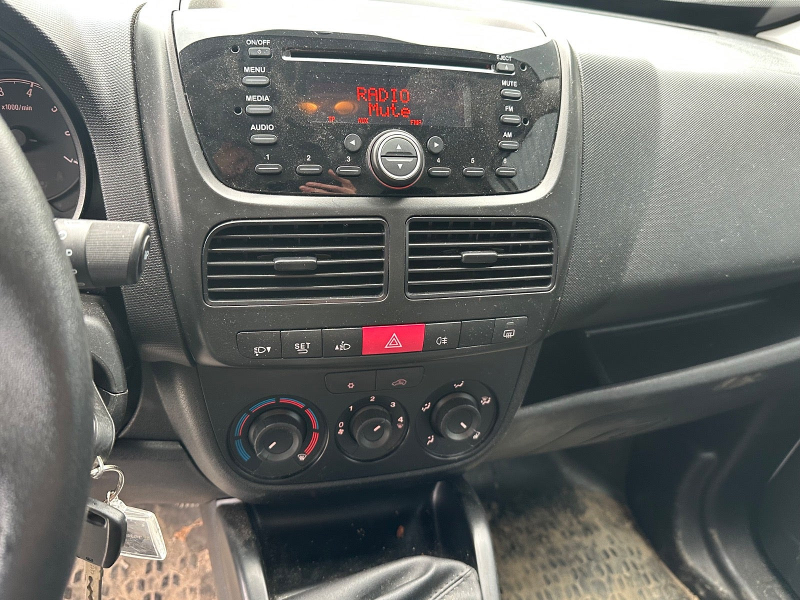 Hvid Opel Combo fra 2018