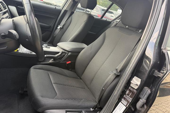 Sort BMW 118d fra 2017