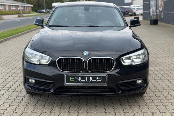 Sort BMW 118d fra 2017