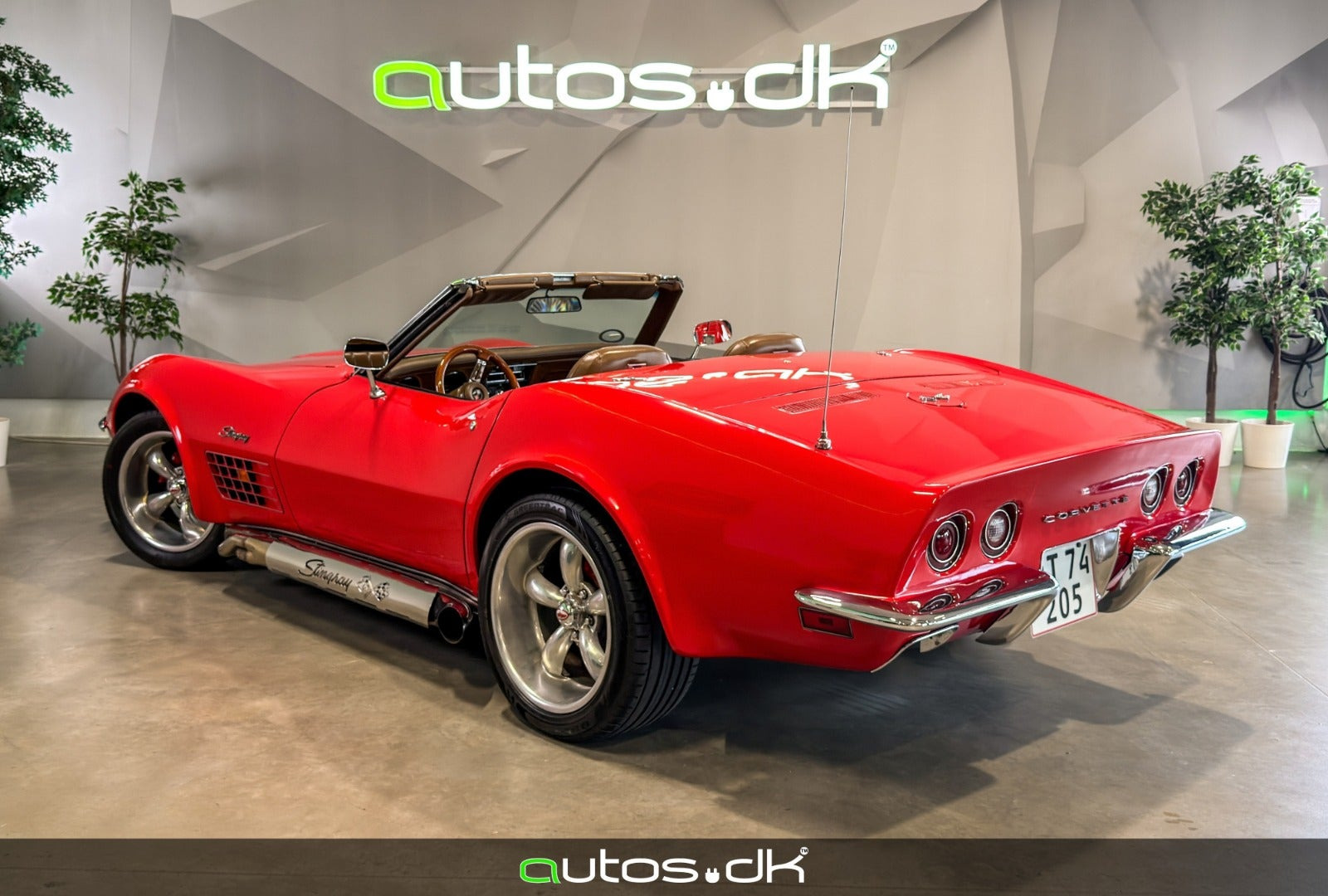 Rød Chevrolet Corvette fra 1971