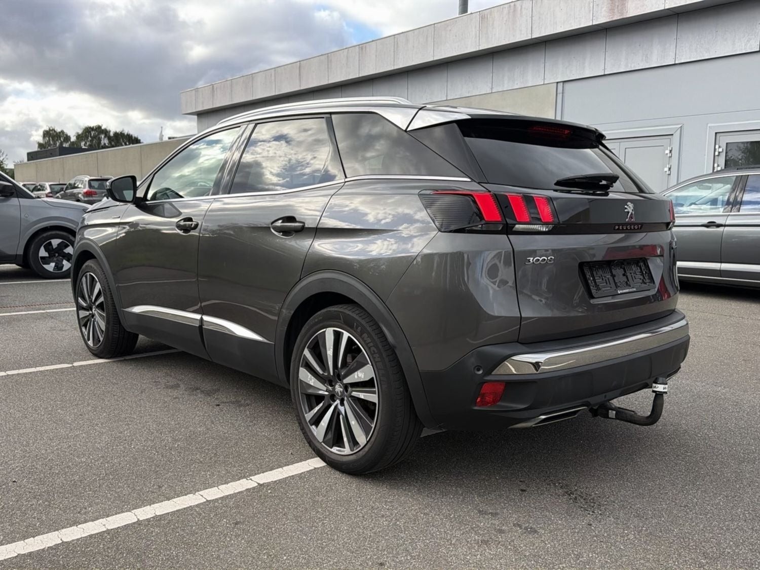 Grå Peugeot 3008 fra 2019
